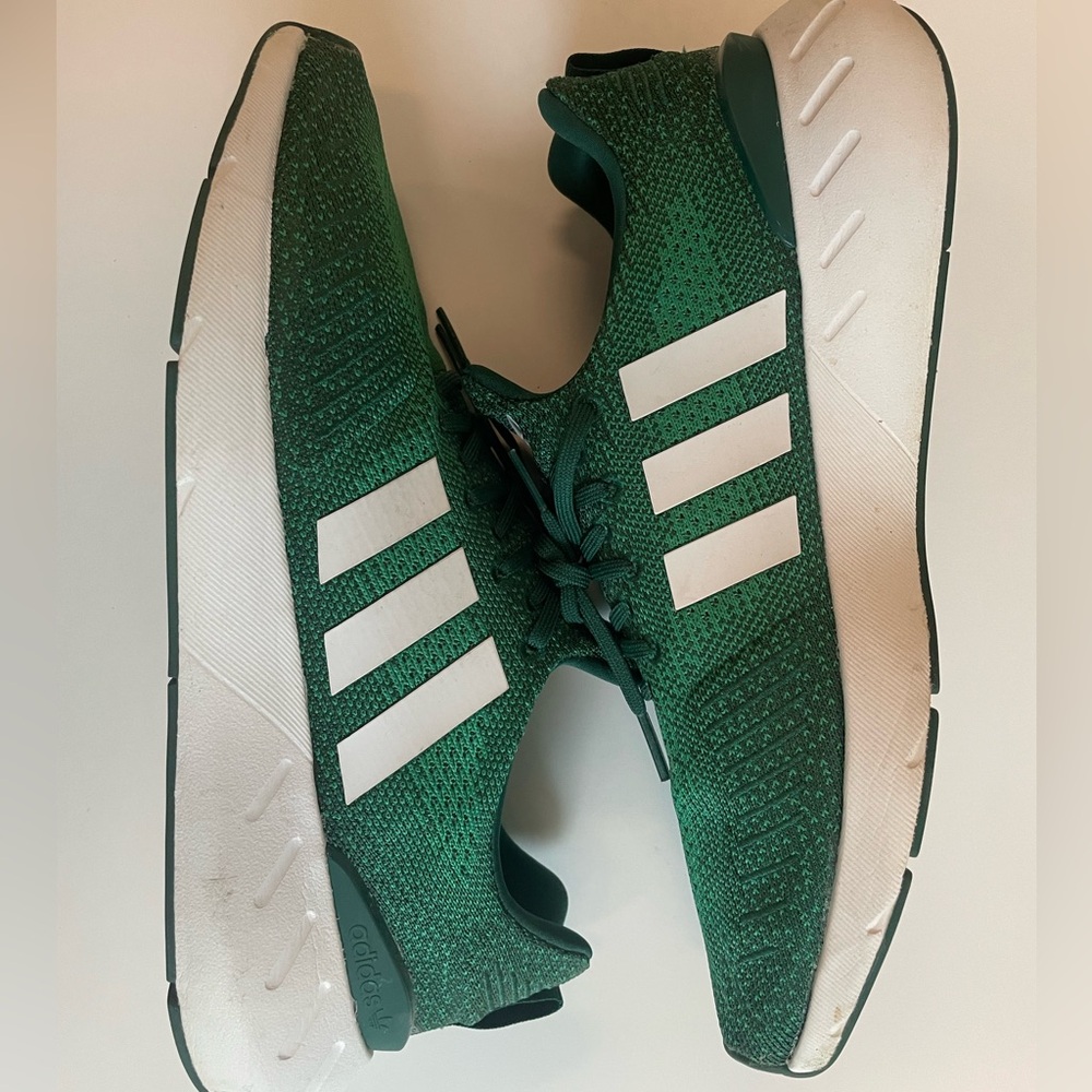 Adidas Originals Swift run 22 sneakers in green and white.